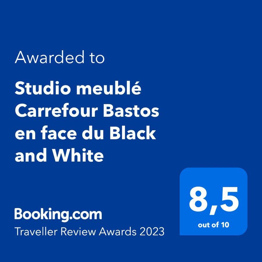 Studio meublé Carrefour Bastos en face du Black&White Yaoundé Exterior foto